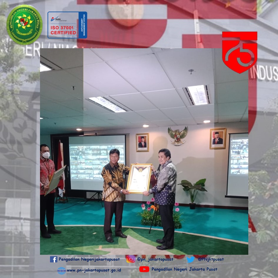 PENERIMAAN PIAGAM PENGHARGAAN LOMBA PELAYANAN TERPADU SATU PINTU (PTSP) TAHUN 2020 PN JAKARTA PUSAT