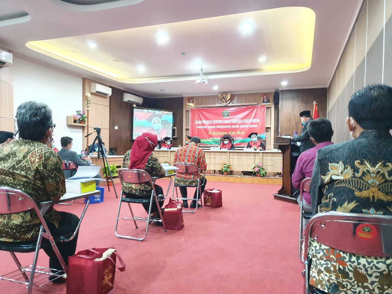 UJIAN TERBUKA PROMOSI DOKTOR - YM. Dr. H. SUNARSO, S.H., M.H.