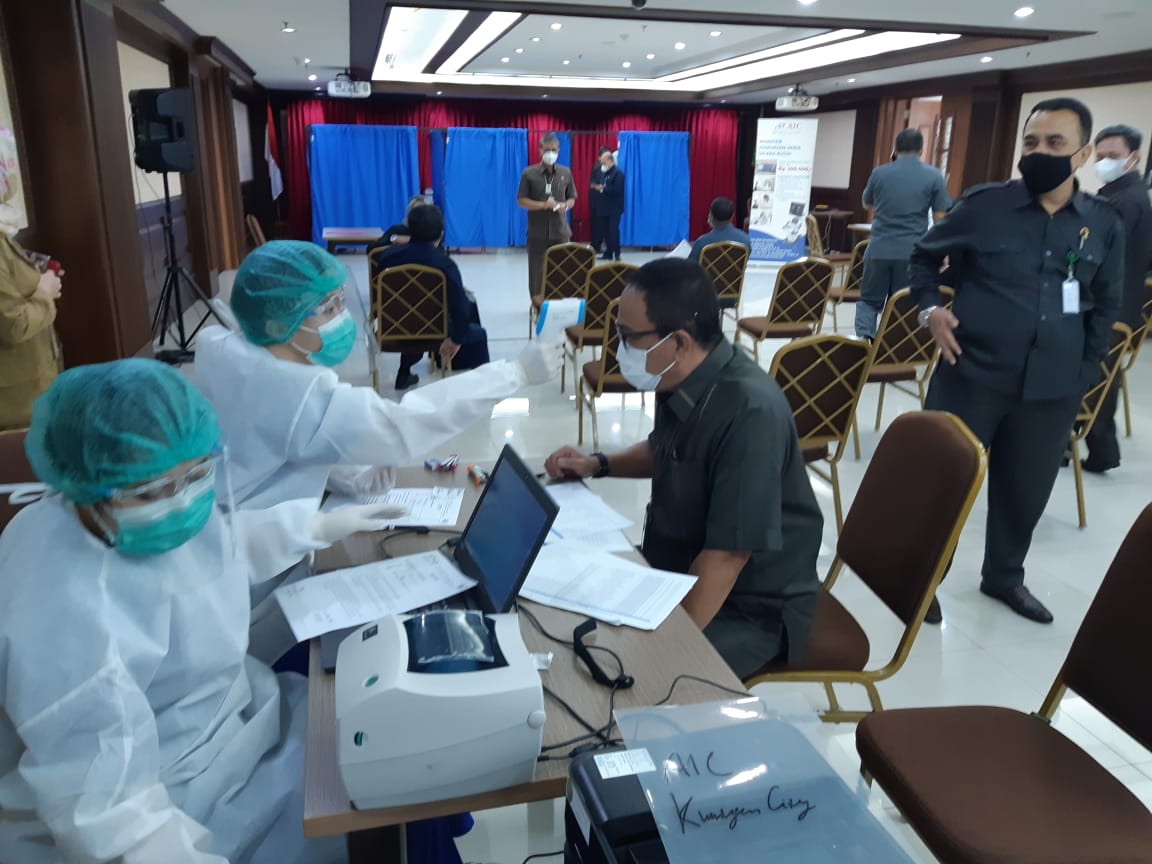 RAPID TEST ANTIGEN DAN SWAB TEST MASSAL
