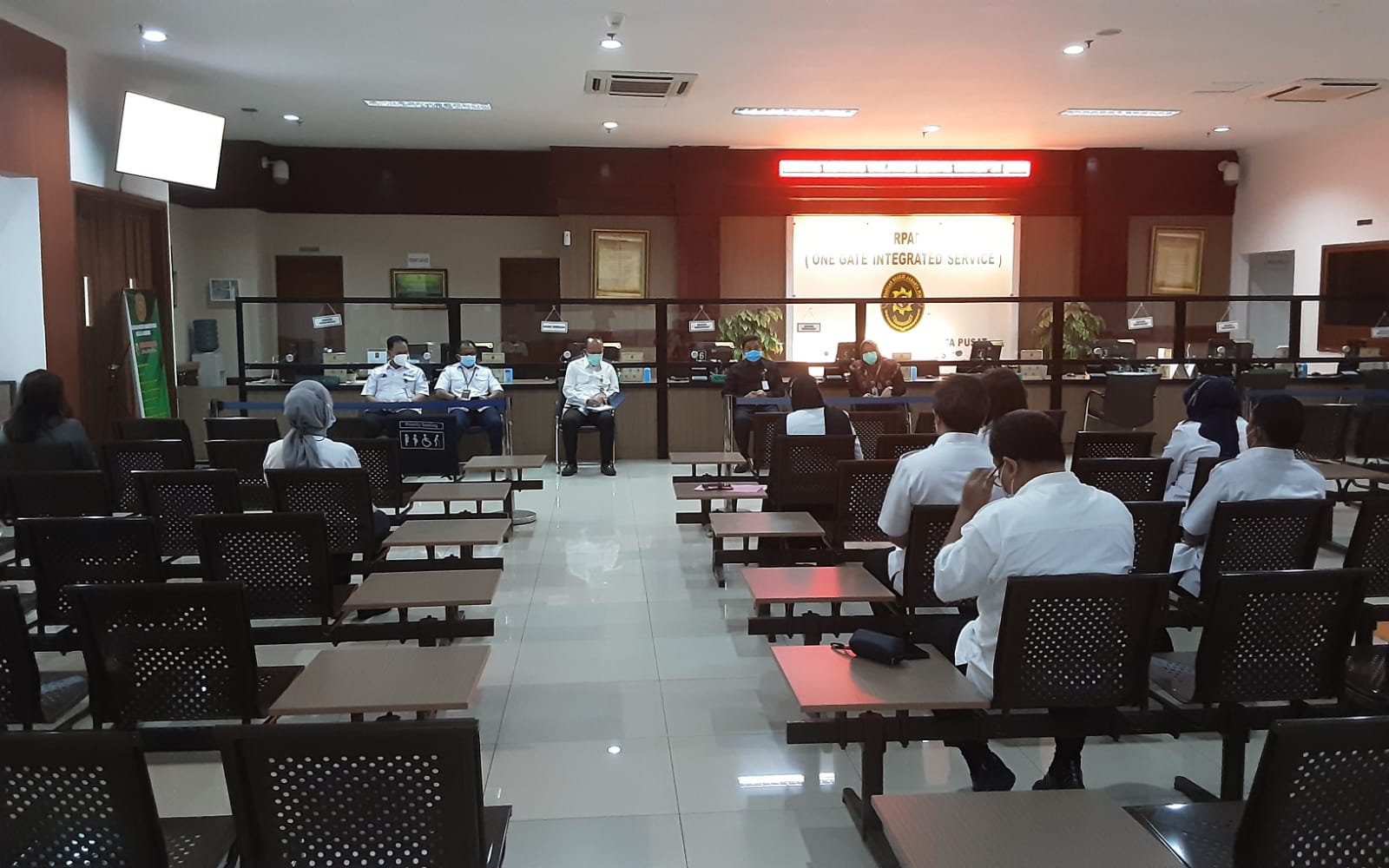 MONITORING EVALUASI (MONEV) DAN BRIEFING LAYANAN PTSP