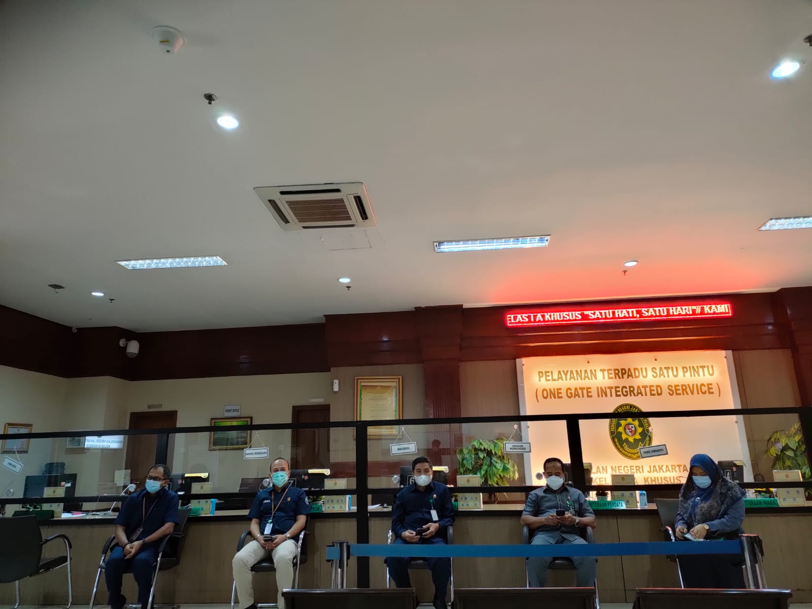MONITORING EVALUASI (MONEV) DAN BRIEFING LAYANAN PTSP