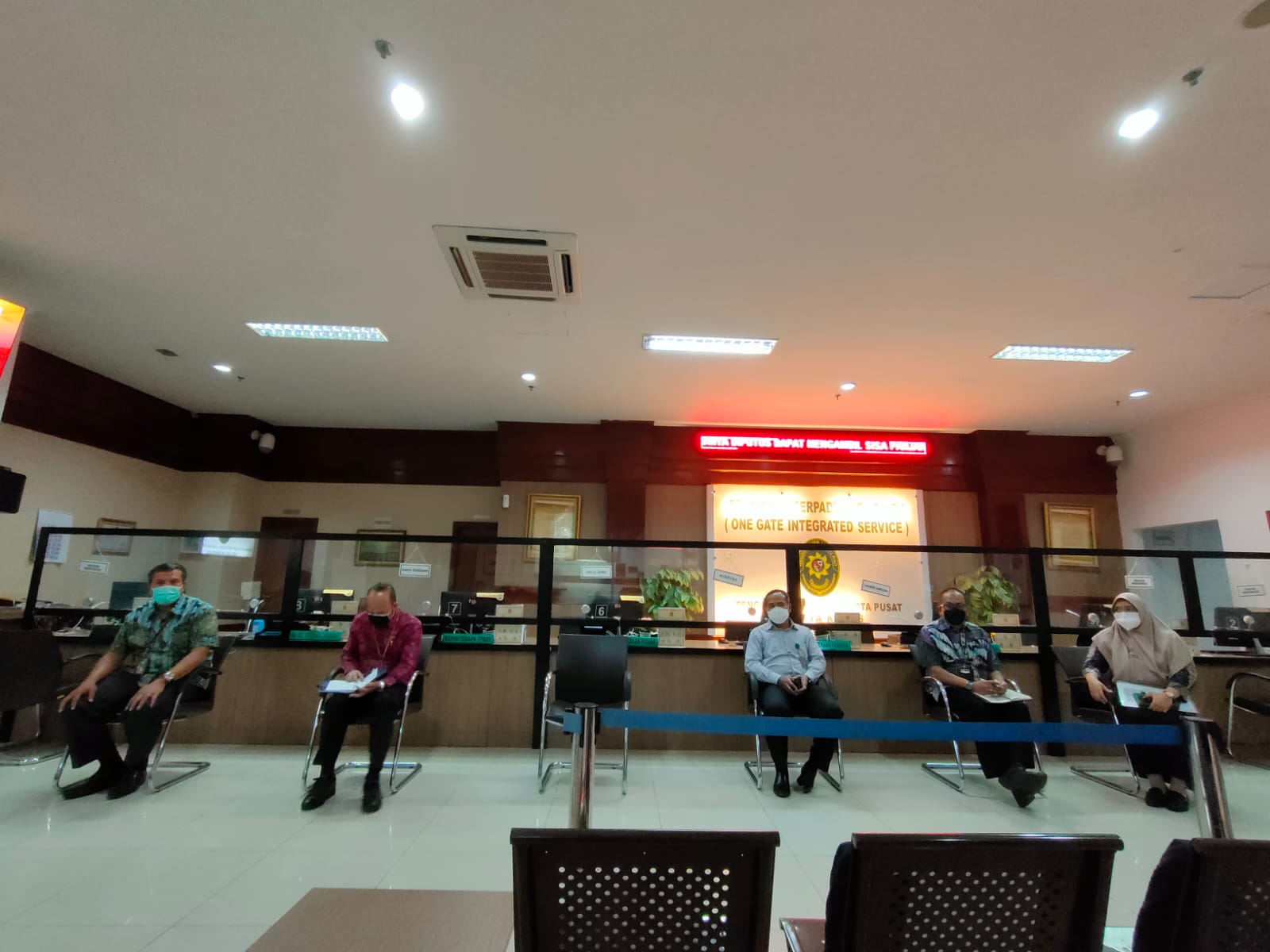MONITORING EVALUASI (MonEv) DAN BRIEFING LAYANAN PTSP