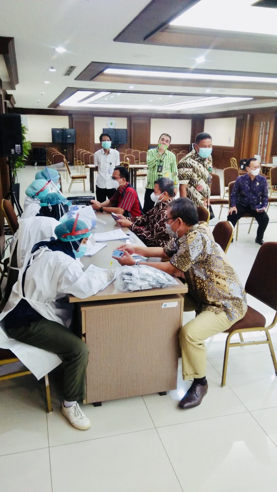 PCR SWAB TEST MASSAL OLEH DINAS KESEHATAN DKI JAKARTA