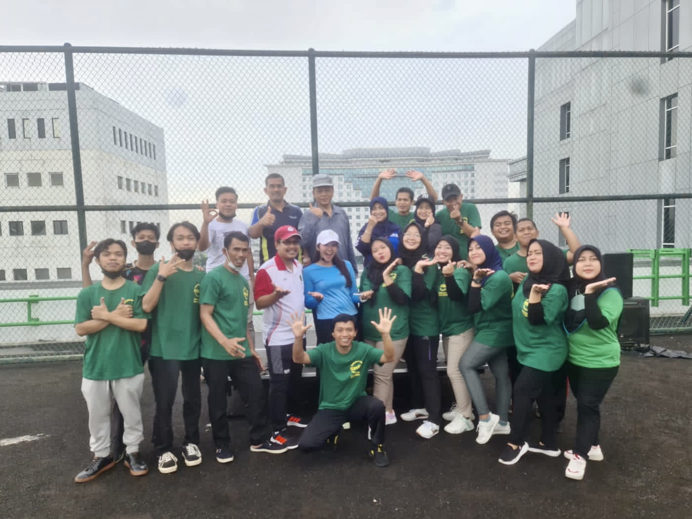 KEGIATAN OLAH RAGA JUM'AT - SENAM PAGI BERSAMA