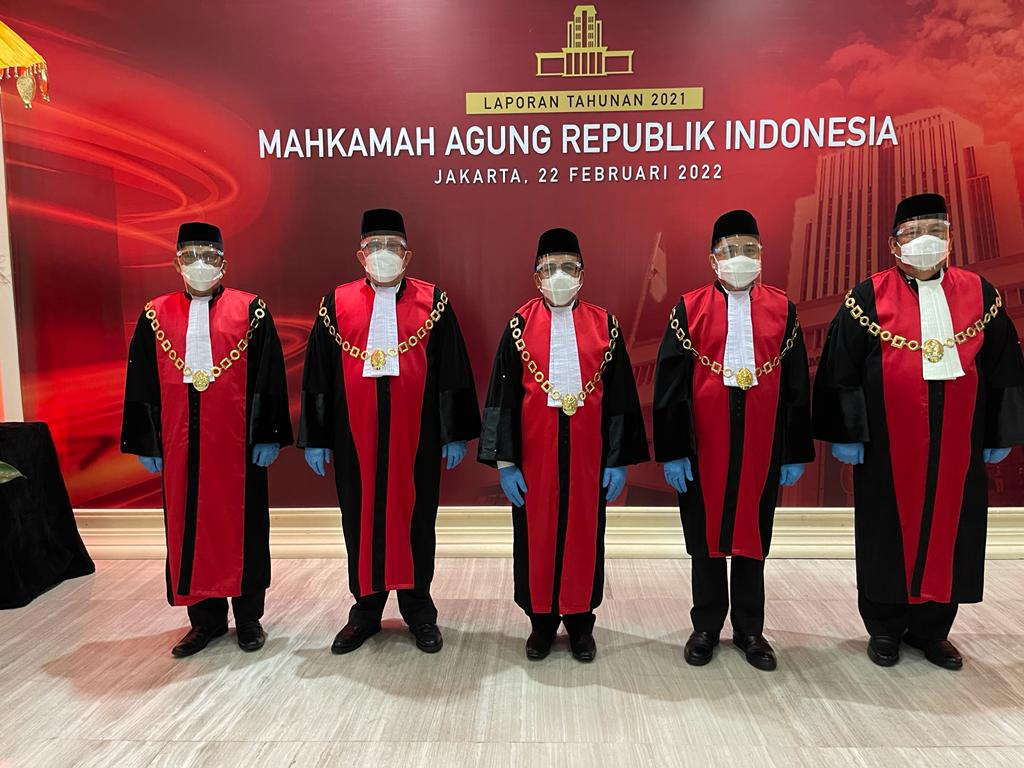 LAPORAN TAHUNAN MAHKAMAH AGUNG TAHUN ANGGARAN 2021