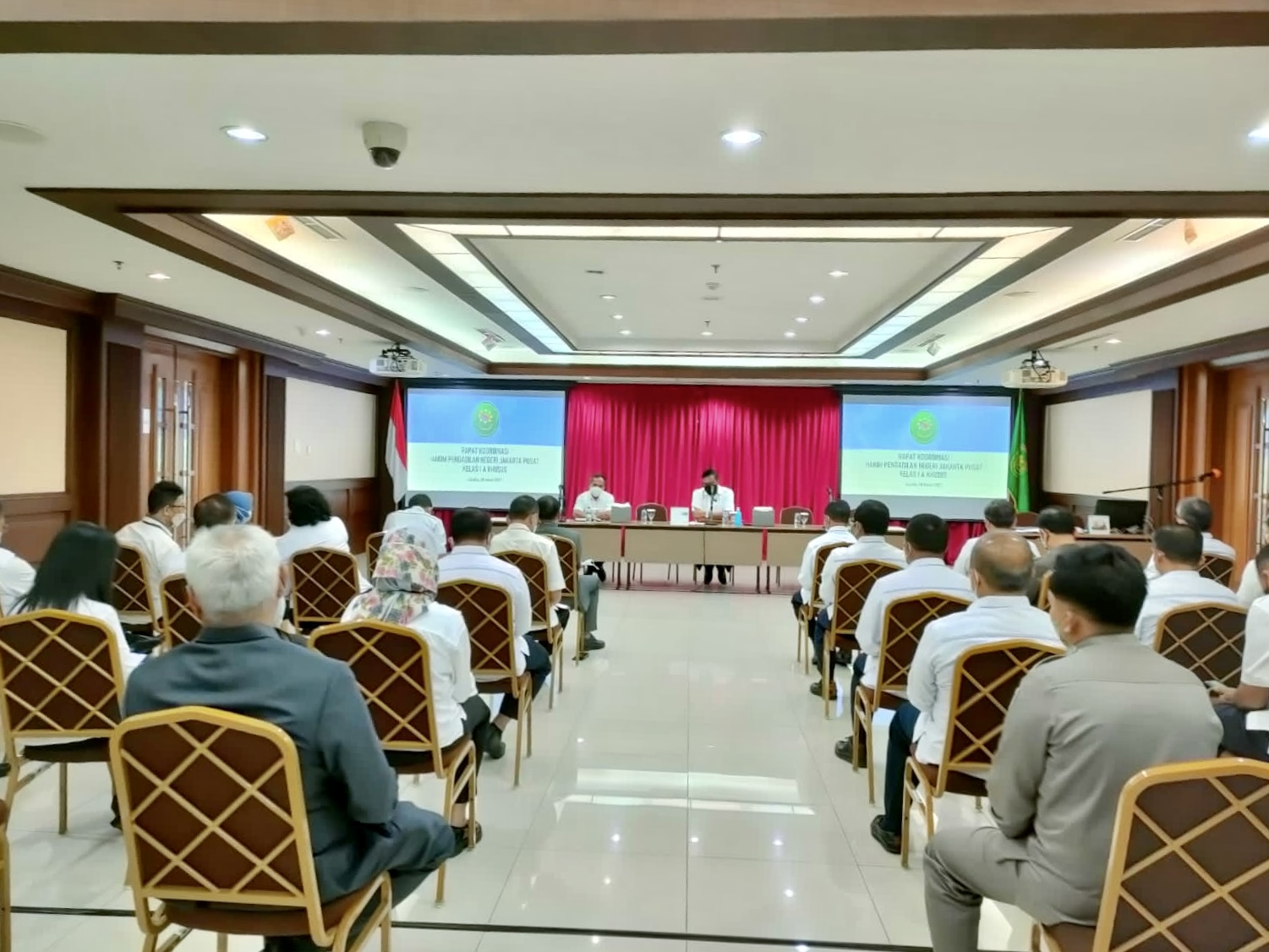 RAPAT KOORDINASI ANTARA HAKIM DENGAN KETUA DAN PANITERA