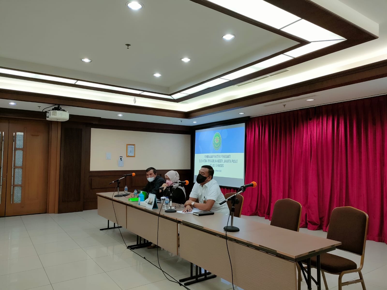 PEMBINAAN DAN PENGAWASAN KINERJA PANITERA PENGGANTI