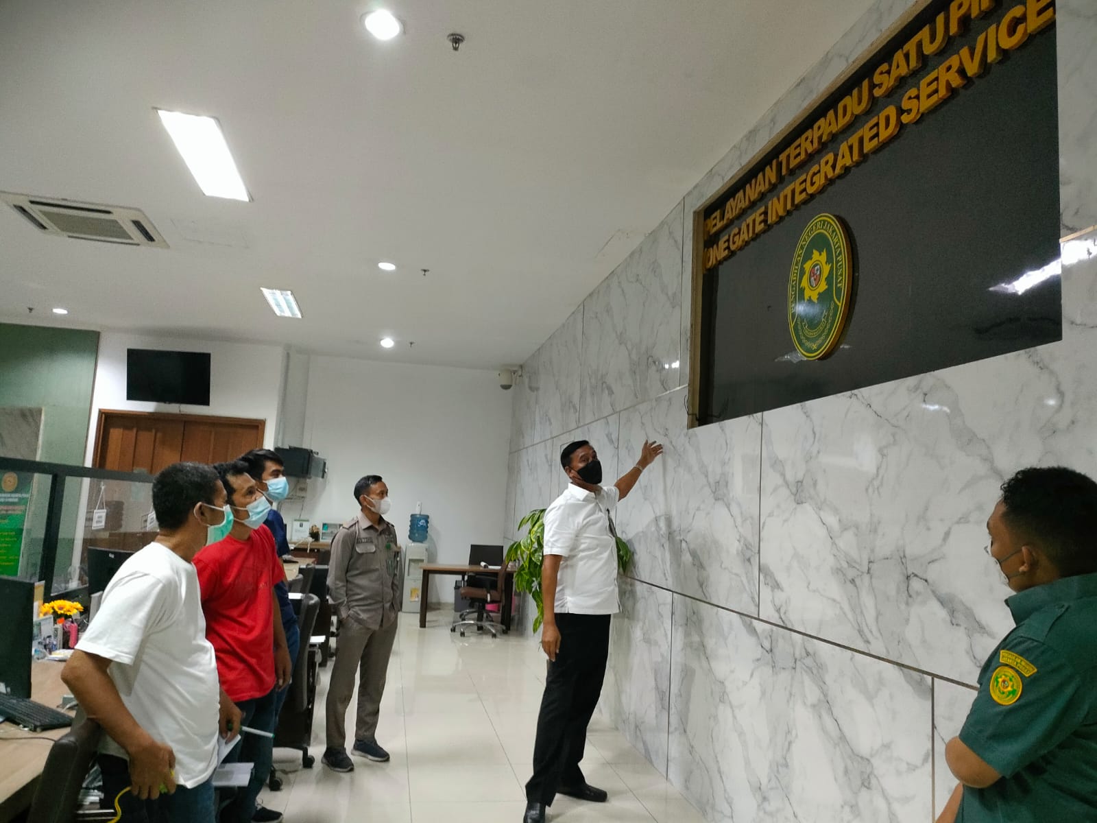 TINJAUAN PENGERJAAN RENOVASI PELAYAN TERPADU SATU PINTU