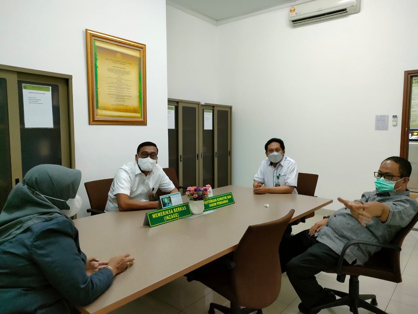 KETUA PN JAKARTA PUSAT MENINJAU LOKET PELAYANAN TERPADU