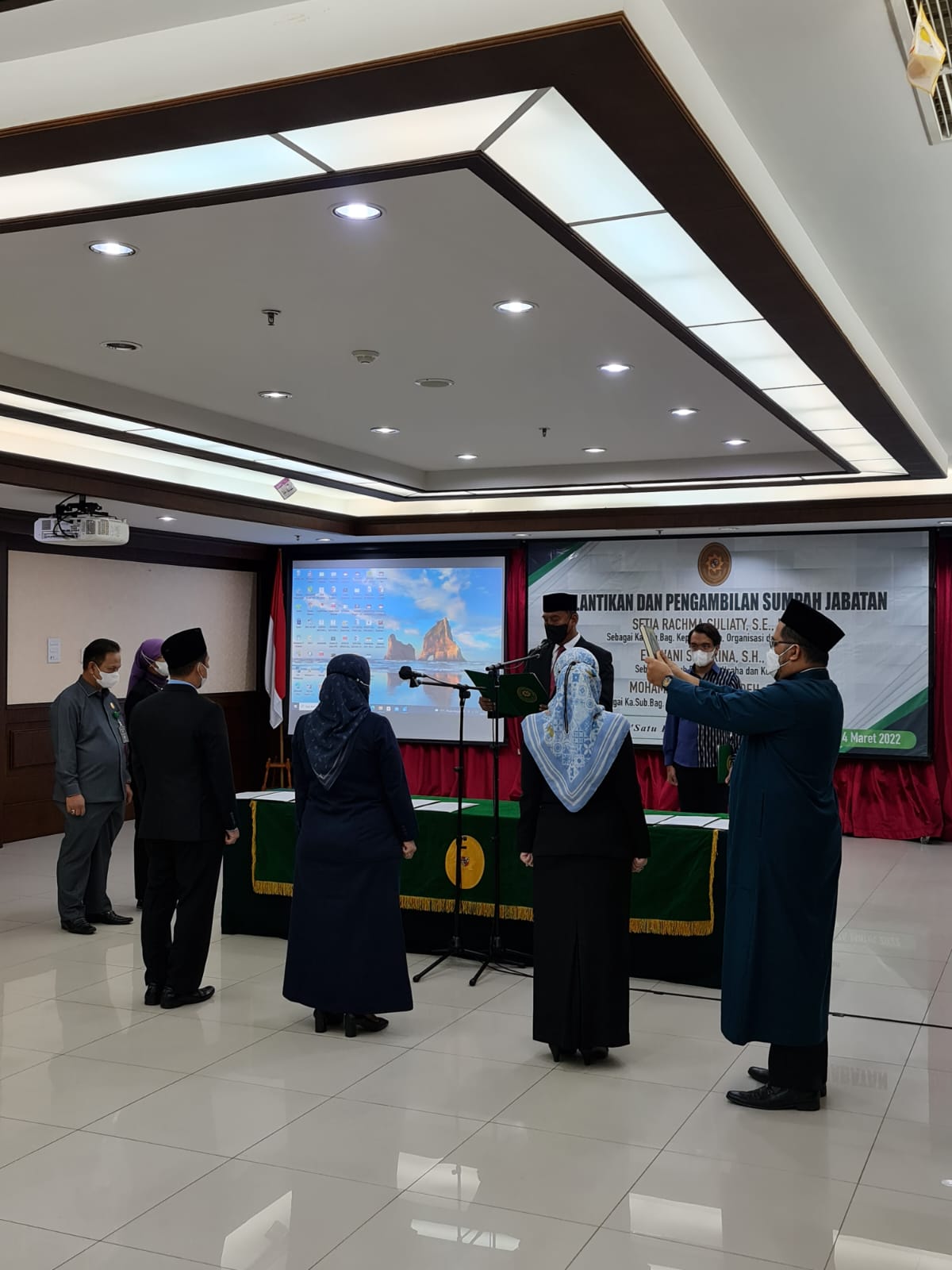 PELANTIKAN DAN PENGAMBILAN SUMPAH JABATAN ESELON IV