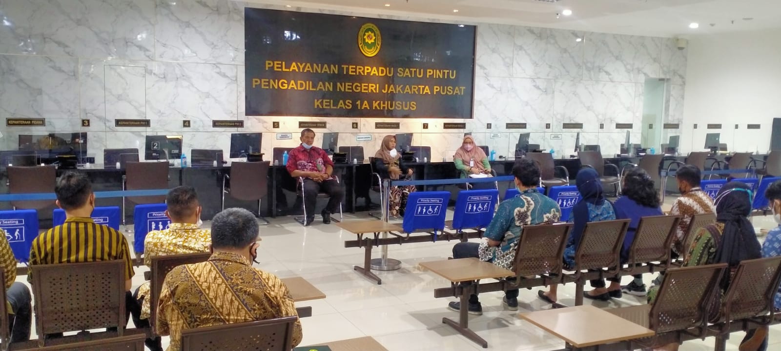 BRIEFING, MONITORING DAN EVALUASI LAYANAN PTSP BULAN JUNI TAHUN 2022