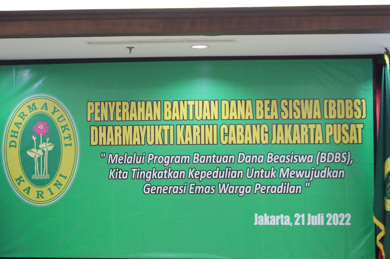 PENYERAHAN BANTUAN DANA BEA SISWA (BDBS) DHARMAYUKTI KARINI CABANG JAKARTA PUSAT TAHUN 2022