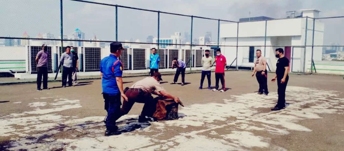 PELATIHAN DASAR PENANGGULANGAN KEBAKARAN DI LINGKUNGAN KANTOR PENGADILAN NEGERI JAKARTA PUSAT