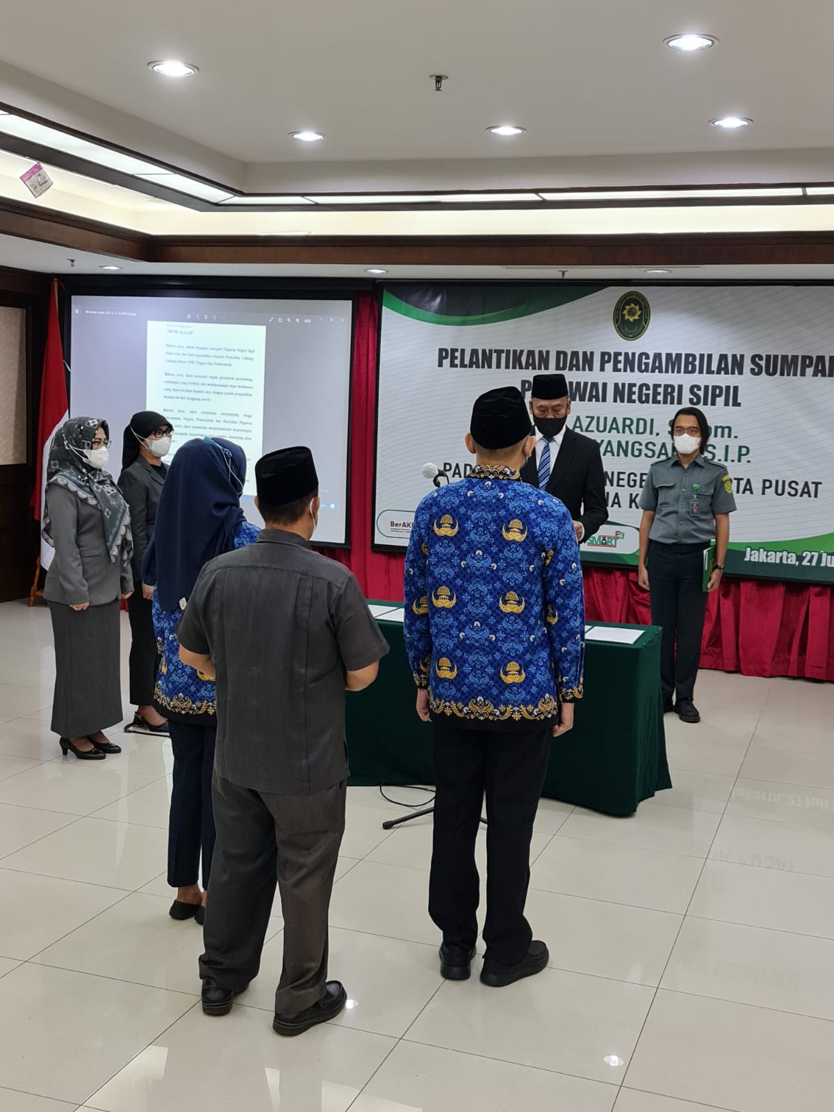 PELANTIKAN DAN PENGAMBILAN SUMPAH PEGAWAI NEGERI SIPIL BARU PADA PENGADILAN NEGERI JAKARTA PUSAT