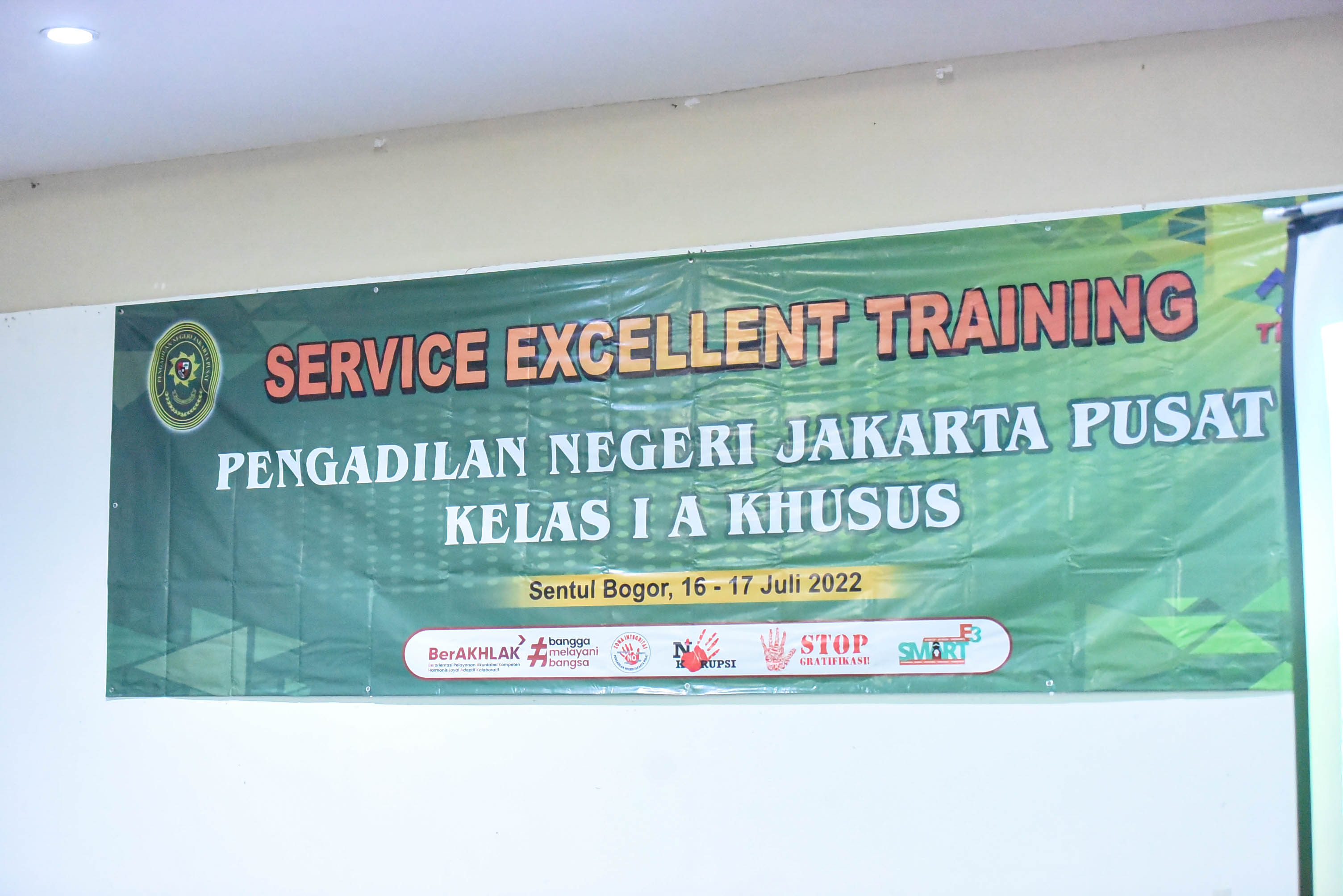 SERVICE EXCELLENT TRAINING PENGADILAN NEGERI JAKARTA PUSAT KELAS I A KHUSUS TAHUN ANGGARAN 2022