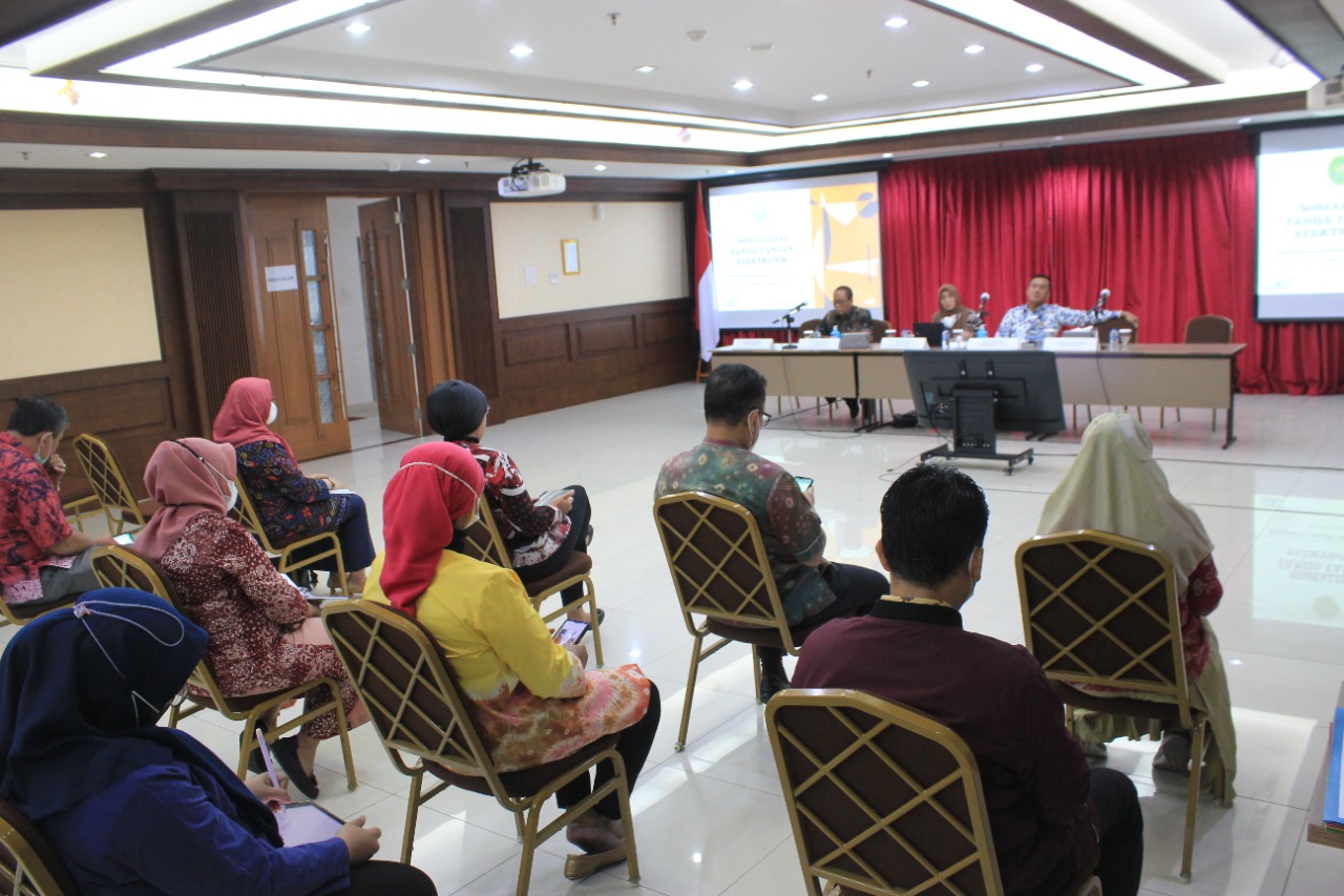SOSIALISASI TANDA ELEKTRONIK SALINAN PUTUSAN PERKARA PIDANA PADA PENGADILAN NEGERI JAKARTA PUSAT