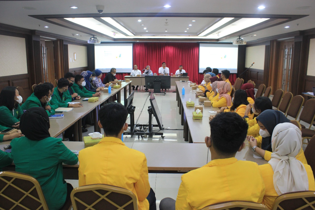 AUDIENSI PIMPINAN DENGAN SATGAS SIPP & MAHASISWA MAGANG PERIHAL PERCEPATAN PENYELESAIAN PERKARA