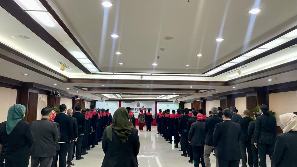 WISUDA PURNABAKTI Bpk. PURWANTO, S.H., M.H. HAKIM UTAMA MUDA PADA PENGADILAN NEGERI JAKARTA PUSAT