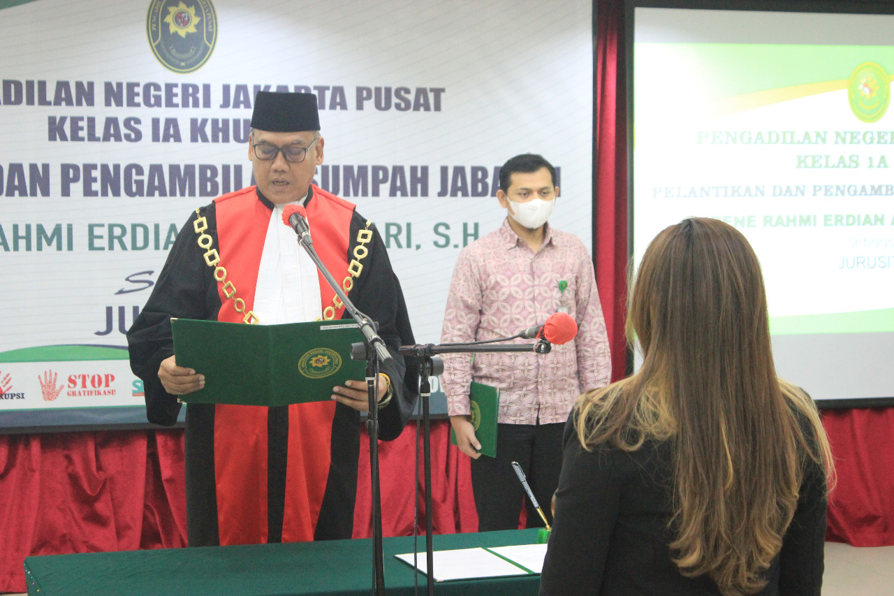 PELANTIKAN & PENGAMBILAN SUMPAH/JANJI JABATAN IRENE RAHMI ERDIAN ADI HABSARI, S.H. sebagai JURU SITA