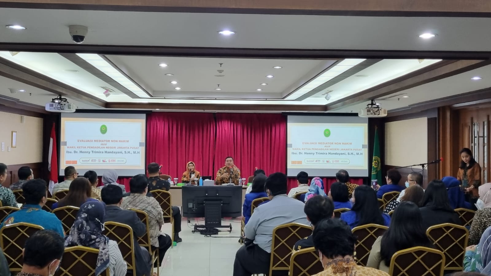 PENGADILAN NEGERI JAKARTA PUSAT KELAS IA KHUSUS MENGADAKAN EVALUASI MEDIASI PROBONO