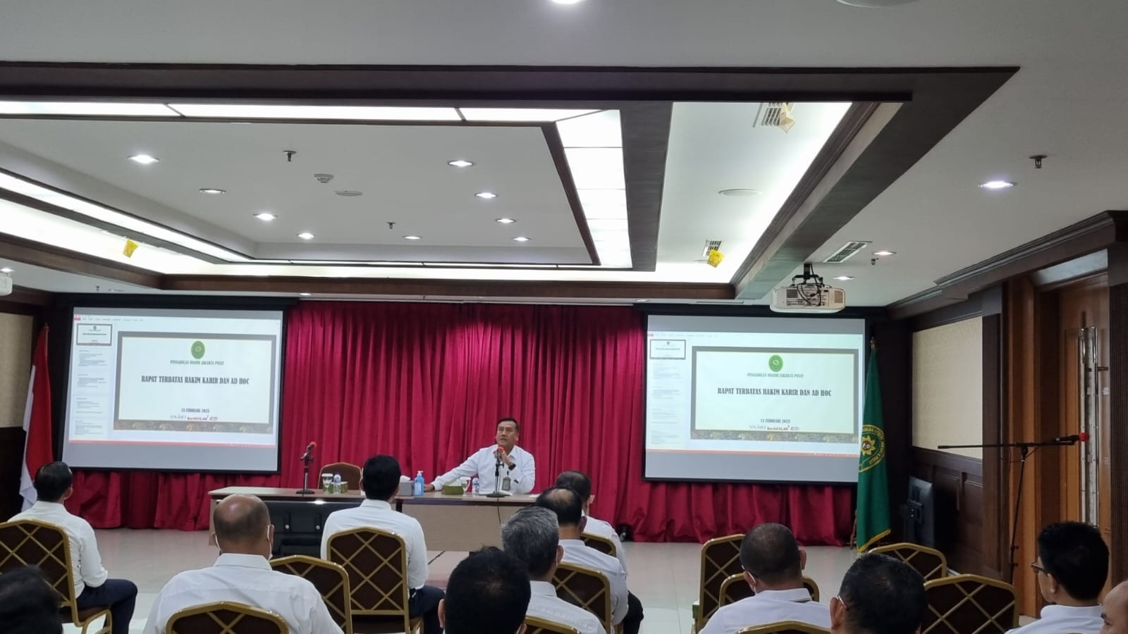 RAPAT TERBATAS HAKIM KARIR DAN HAKIM AD HOC PENGADILAN NEGERI JAKARTA PUSAT KELAS IA KHUSUS
