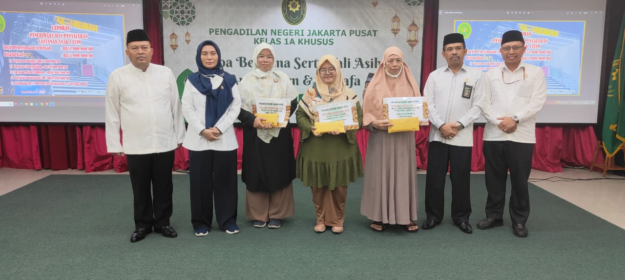 PN JAKARTA PUSAT MENGADAKAN ACARA DOA BERSAMA DAN TALI ASIH KEPADA ANAK YATIM DAN DHUAFA