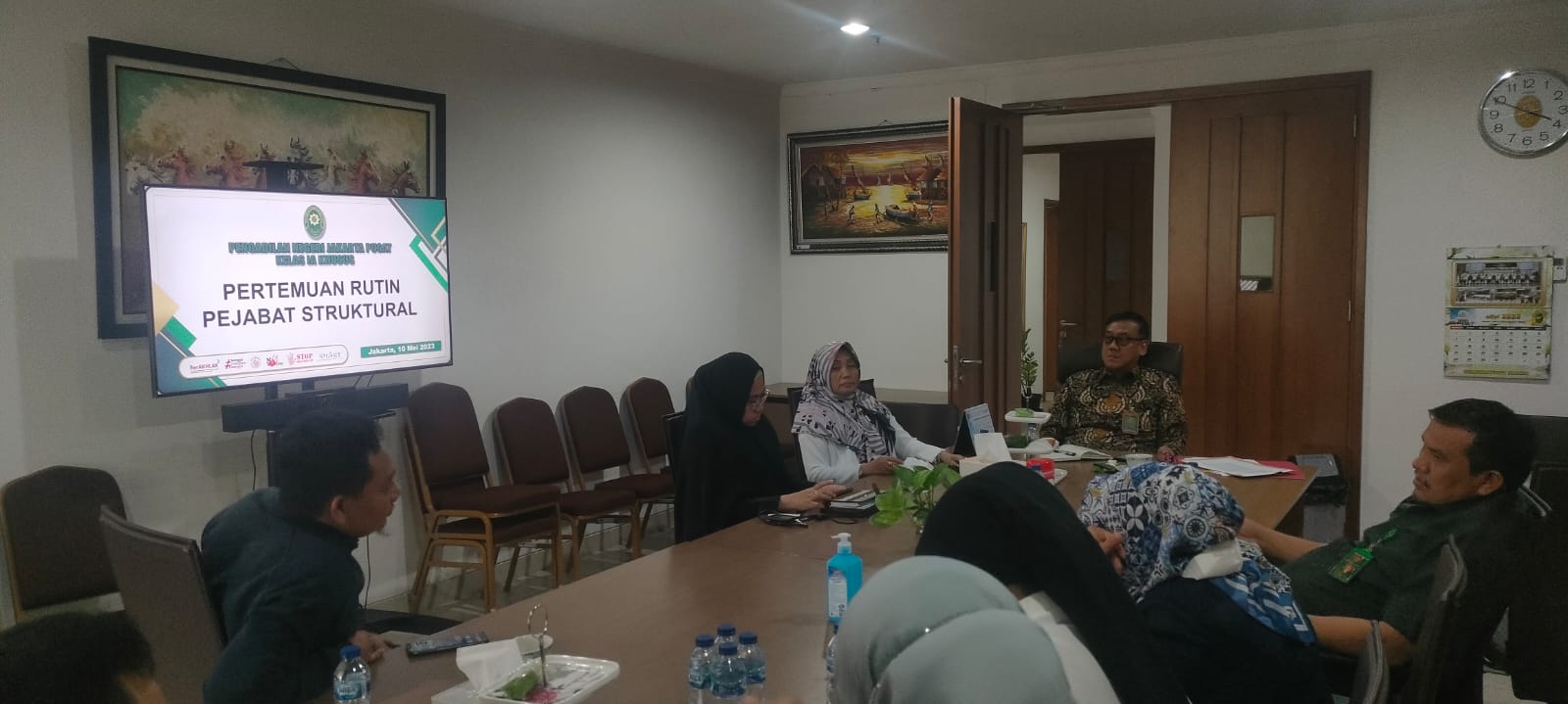 PEJABAT STRUKTURAL PN JAKARTA PUSAT MENGADAKAN RAPAT RUTIN BULANAN