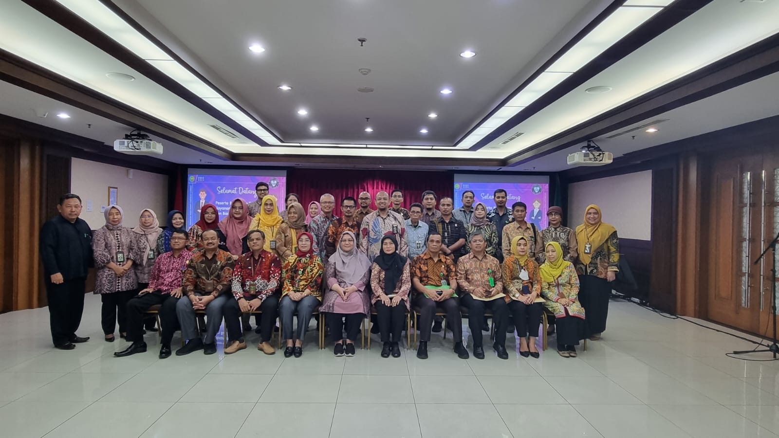 PN JAKARTA PUSAT MENERIMA KUNJUNGAN PESERTA BIMTEK PELAYANAN HUKUM BAGI PENYANDANG DISABILITAS