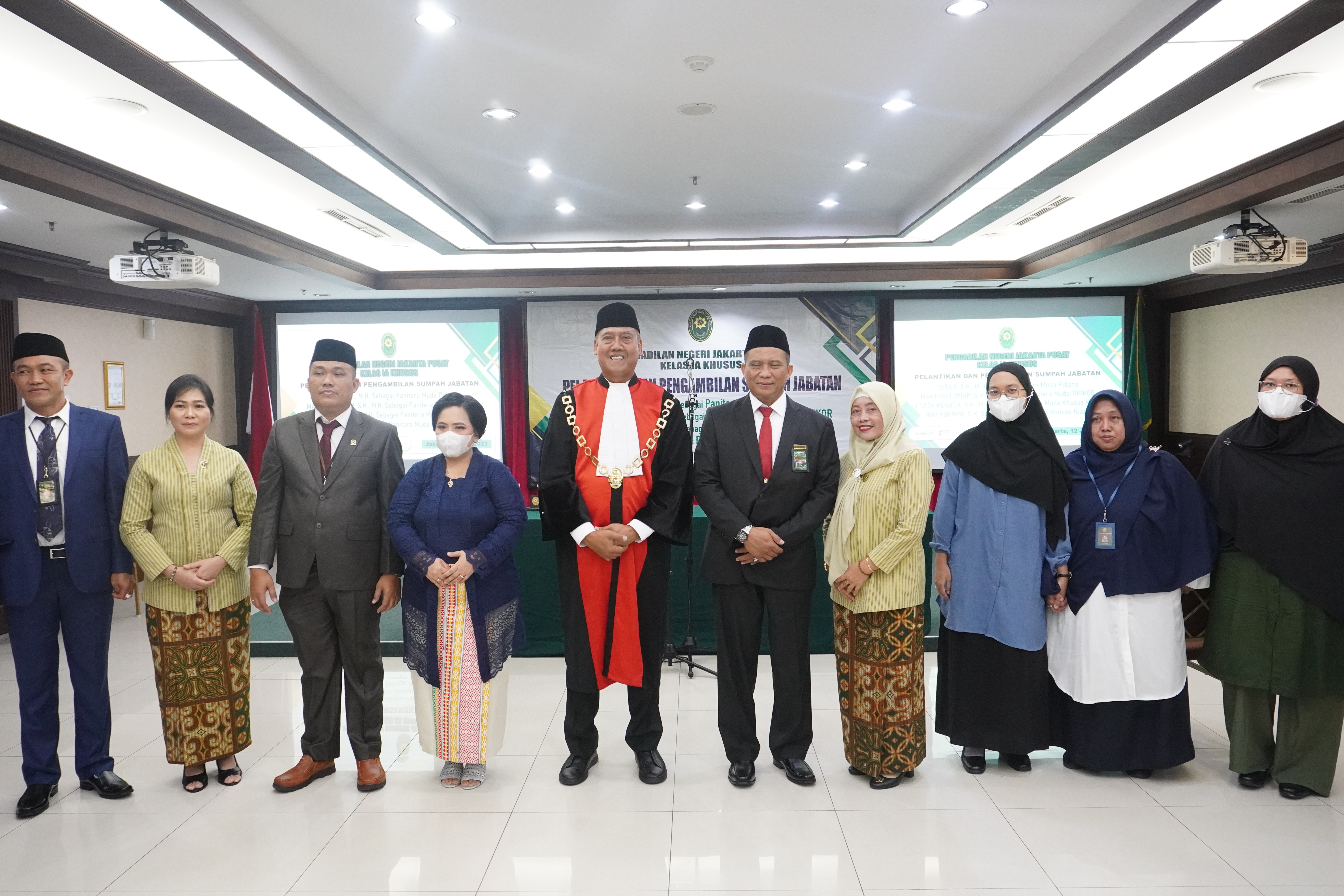 PELANTIKAN PANITERA MUDA NIAGA, PIDANA, TIPIKOR, DAN PHI PENGADILAN JAKARTA PUSAT