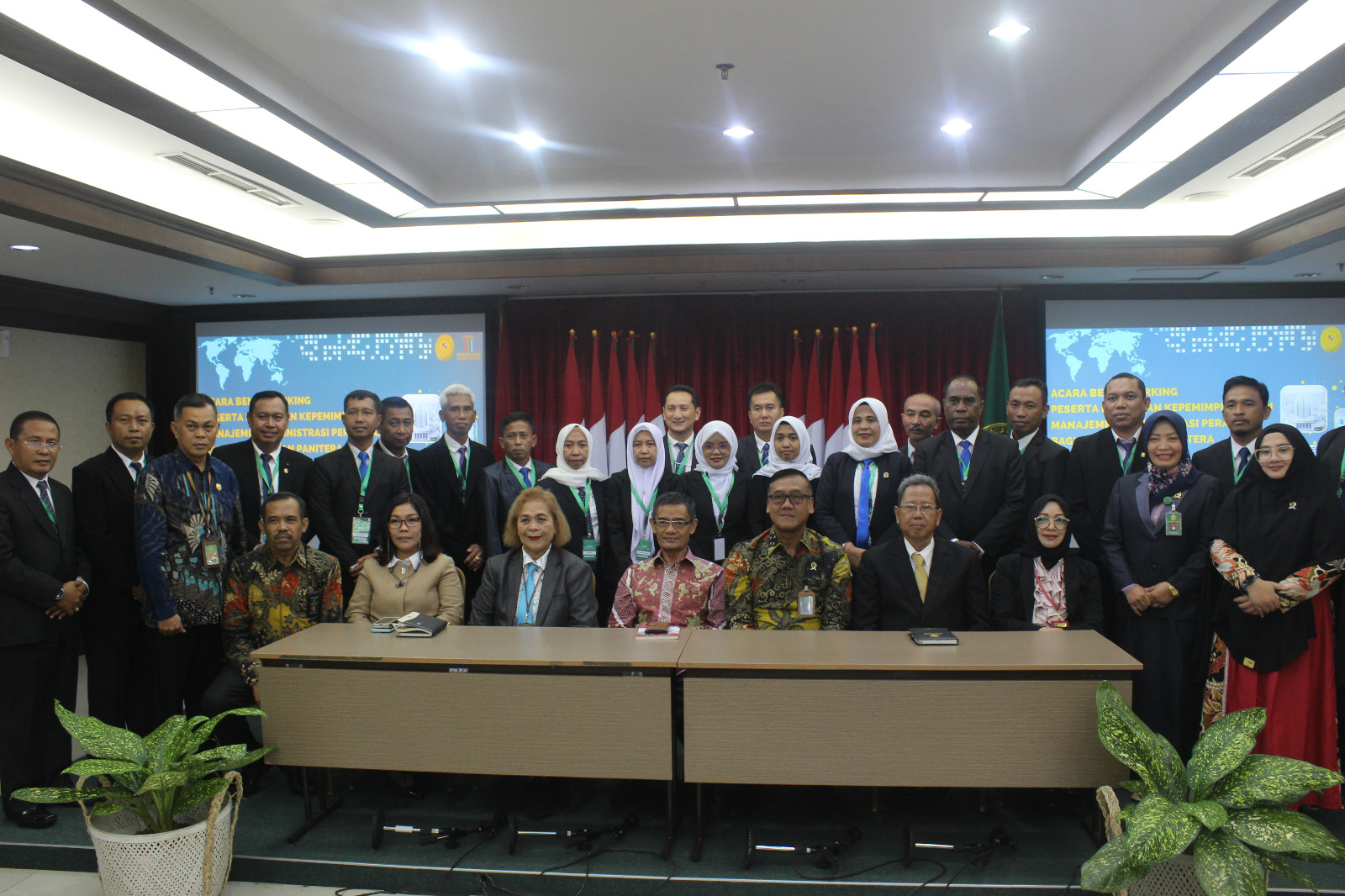 KUNJUNGAN BENCHMARKING PESERTA PELATIHAN KEPEMIMPINAN DAN MANAJEMEN ADMINISTRASI PERADILAN