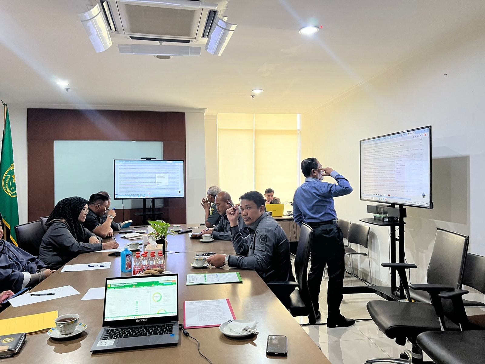 RAPAT PEMBINAAN PANITERA MUDA DAN KEPALA SUB BAGIAN PTIP TENTANG KINERJA EIS, MIS DAN SIPP