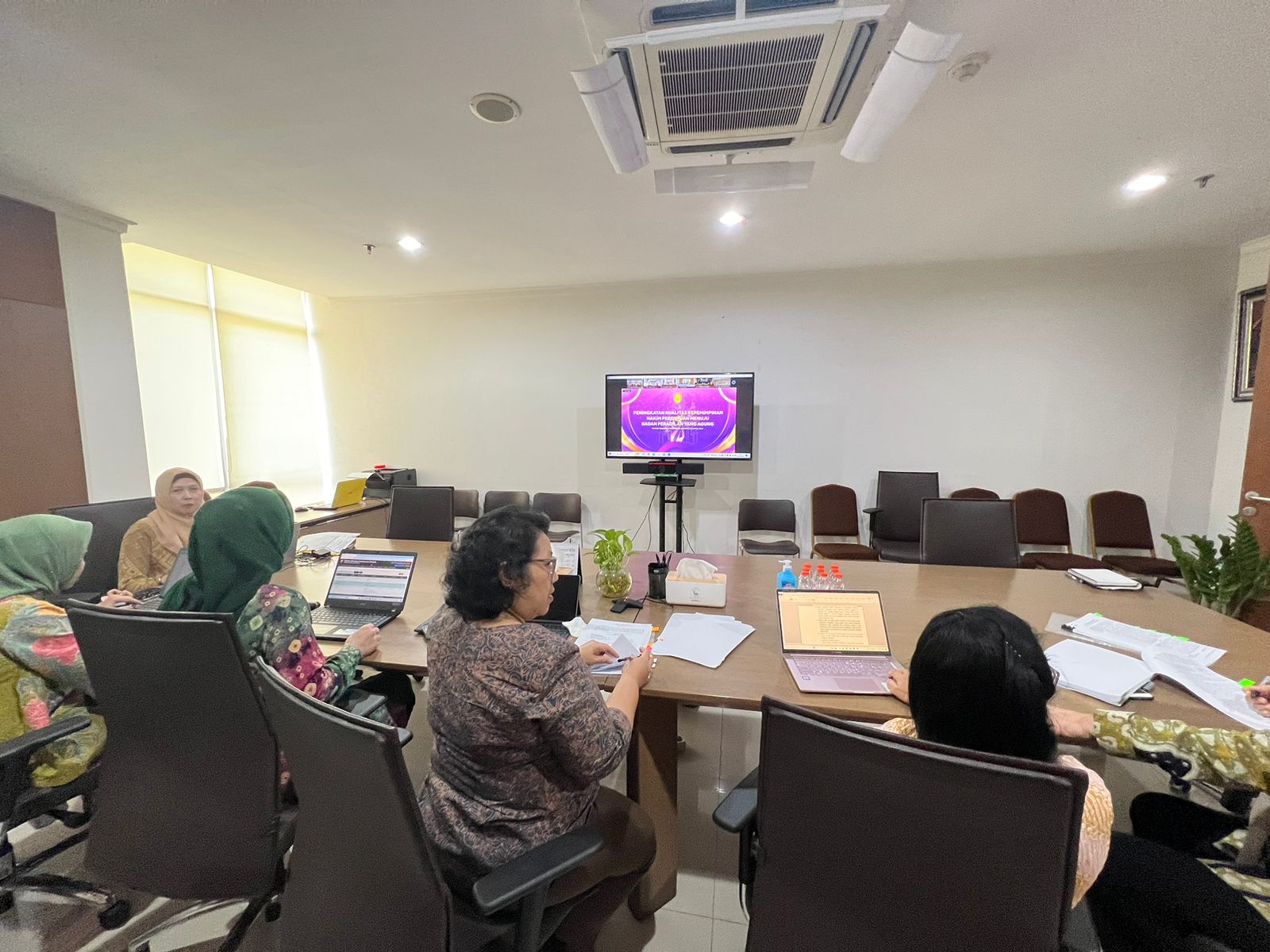 SEMINAR INTERNASIONAL DAN DISKUSI MENGENAI JUDICIAL WELLBEING DAN SHARING KNOWLEDGE
