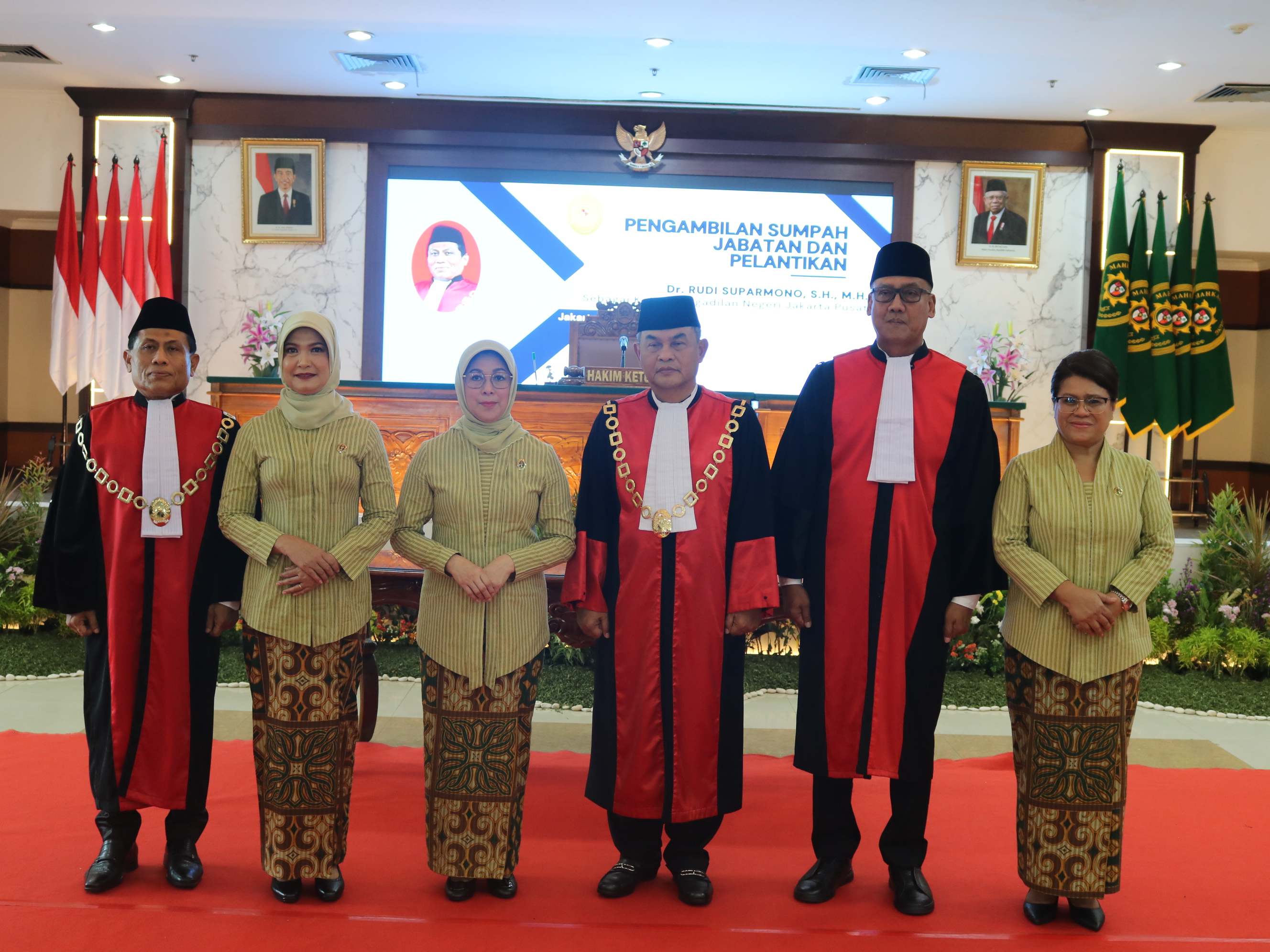 PENGAMBILAN SUMPAH JABATAN DAN PELANTIKAN KETUA PENGADILAN NEGERI JAKARTA PUSAT KELAS IA KHUSUS