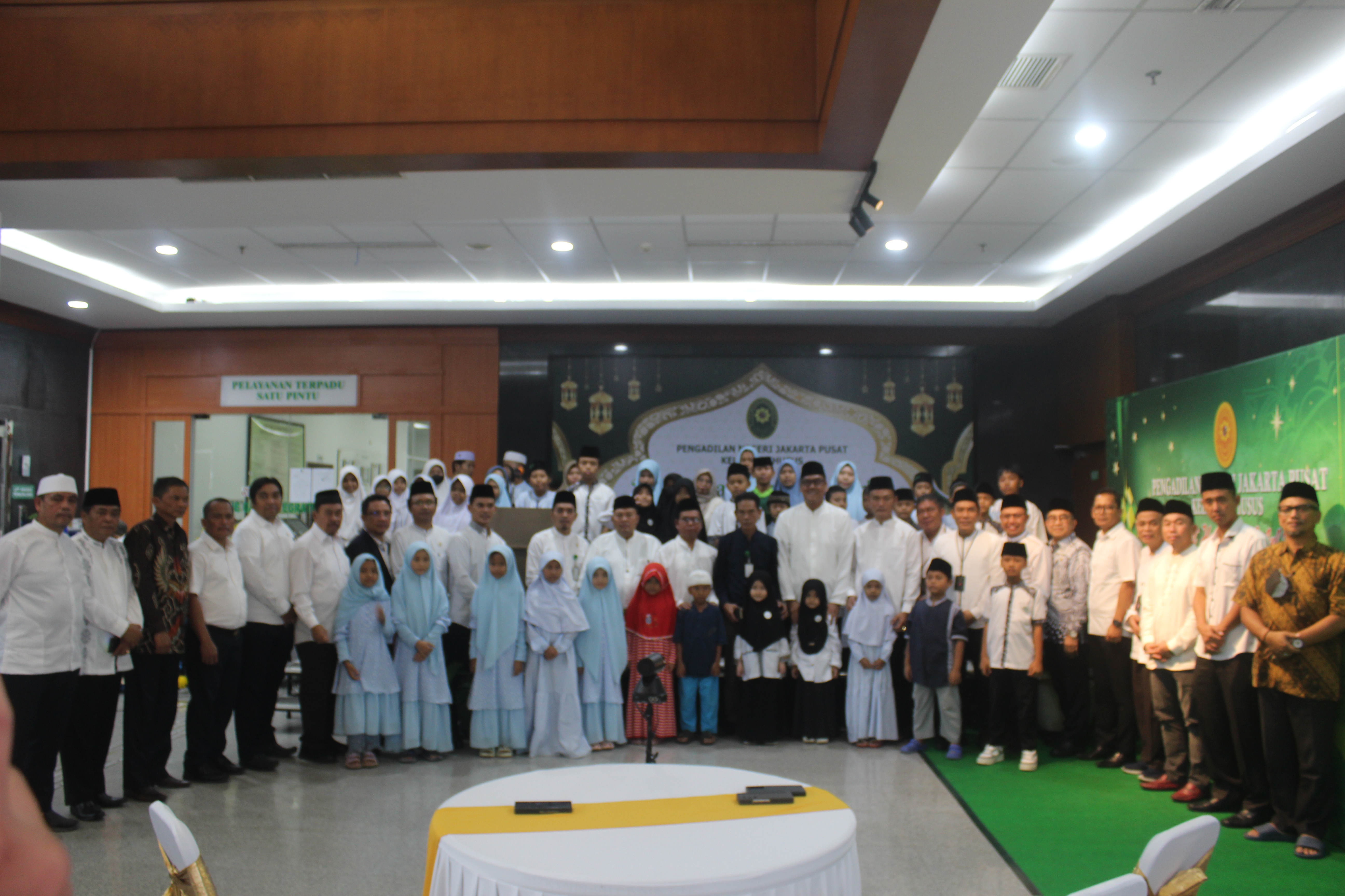 ACARA PERINGATAN NUZULUL QUR’AN DAN SANTUNAN ANAK YATIM PADA PENGADILAN NEGERI JAKARTA PUSAT