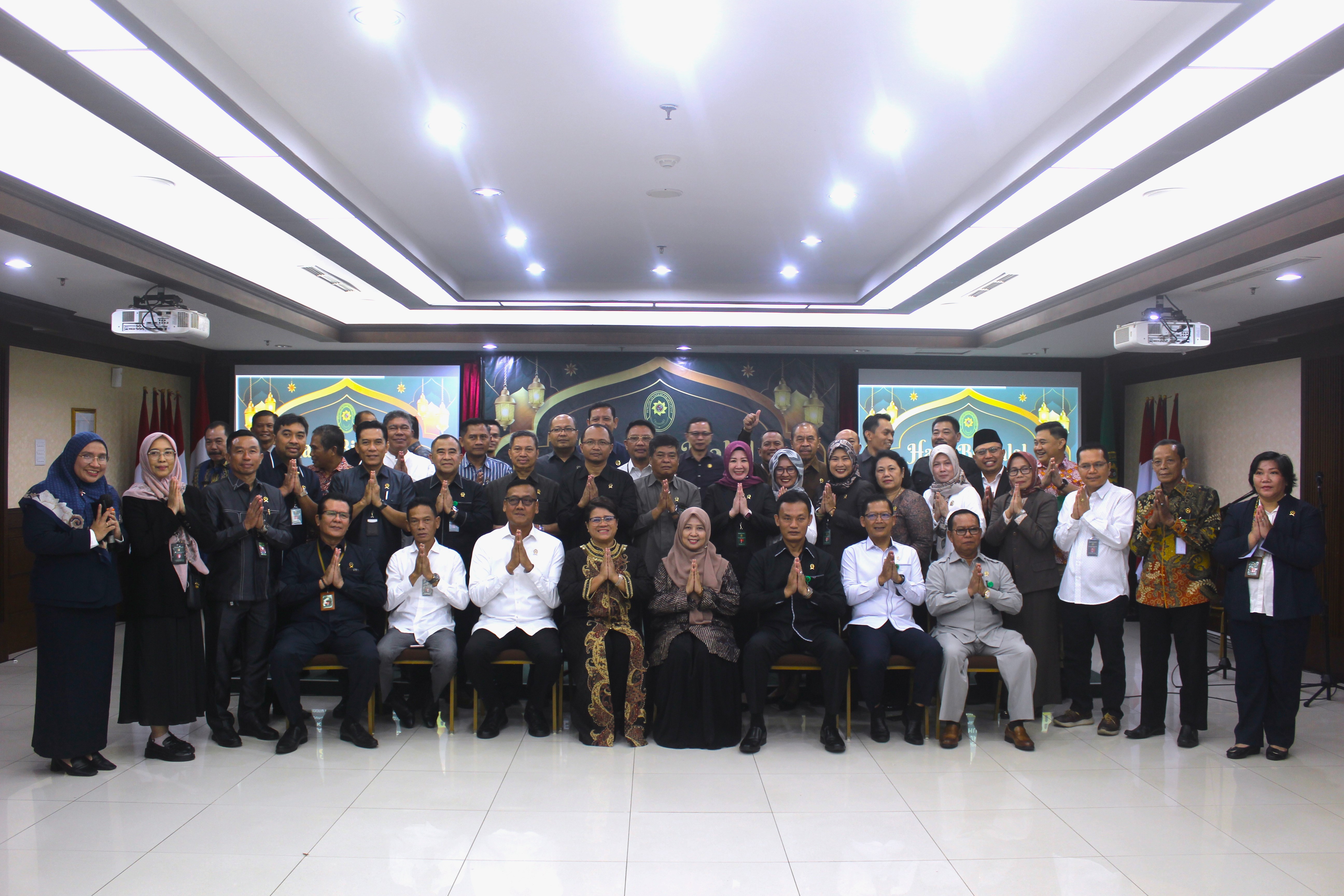 HALAL BI HALAL IDUL FITRI 1 SYAWAL 1445 HIJRIAH PADA PENGADILAN NEGERI JAKARTA PUSAT KELAS IA KHUSUS