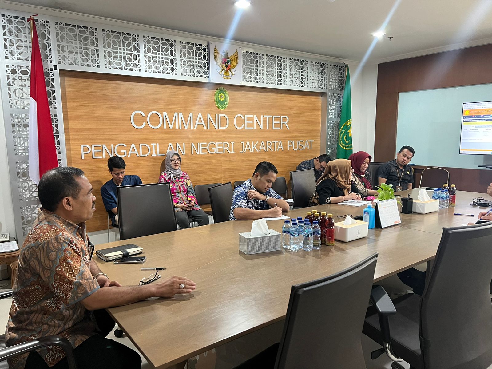 MONITORING DAN EVALUASI KINERJA EIS  OLEH PANITERA PADA PENGADILAN NEGERI JAKARTA PUSAT