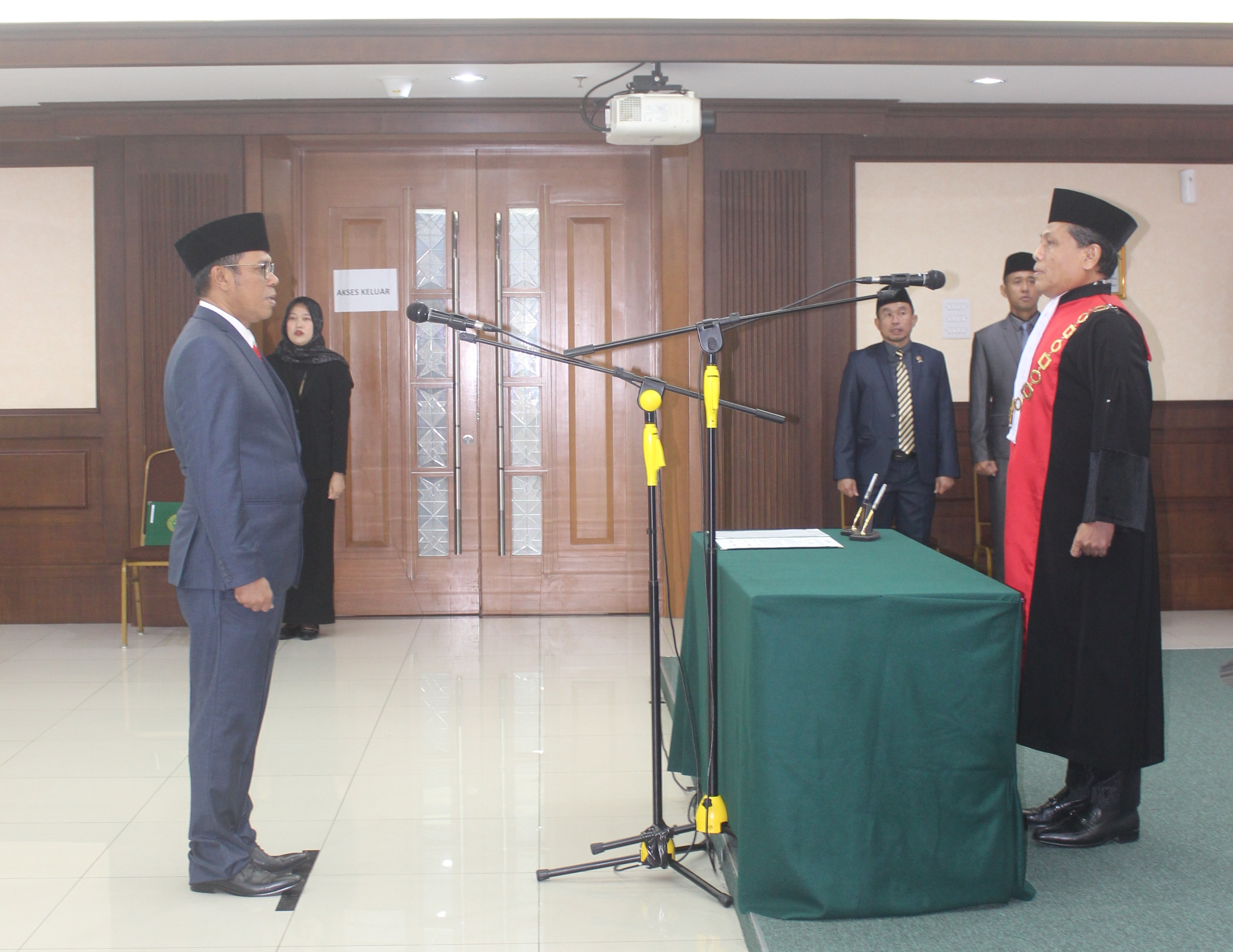 PENGAMBILAN SUMPAH JABATAN DAN PELANTIKAN PANITERA MUDA TIPIKOR PADA PENGADILAN NEGERI JAKARTA PUSAT