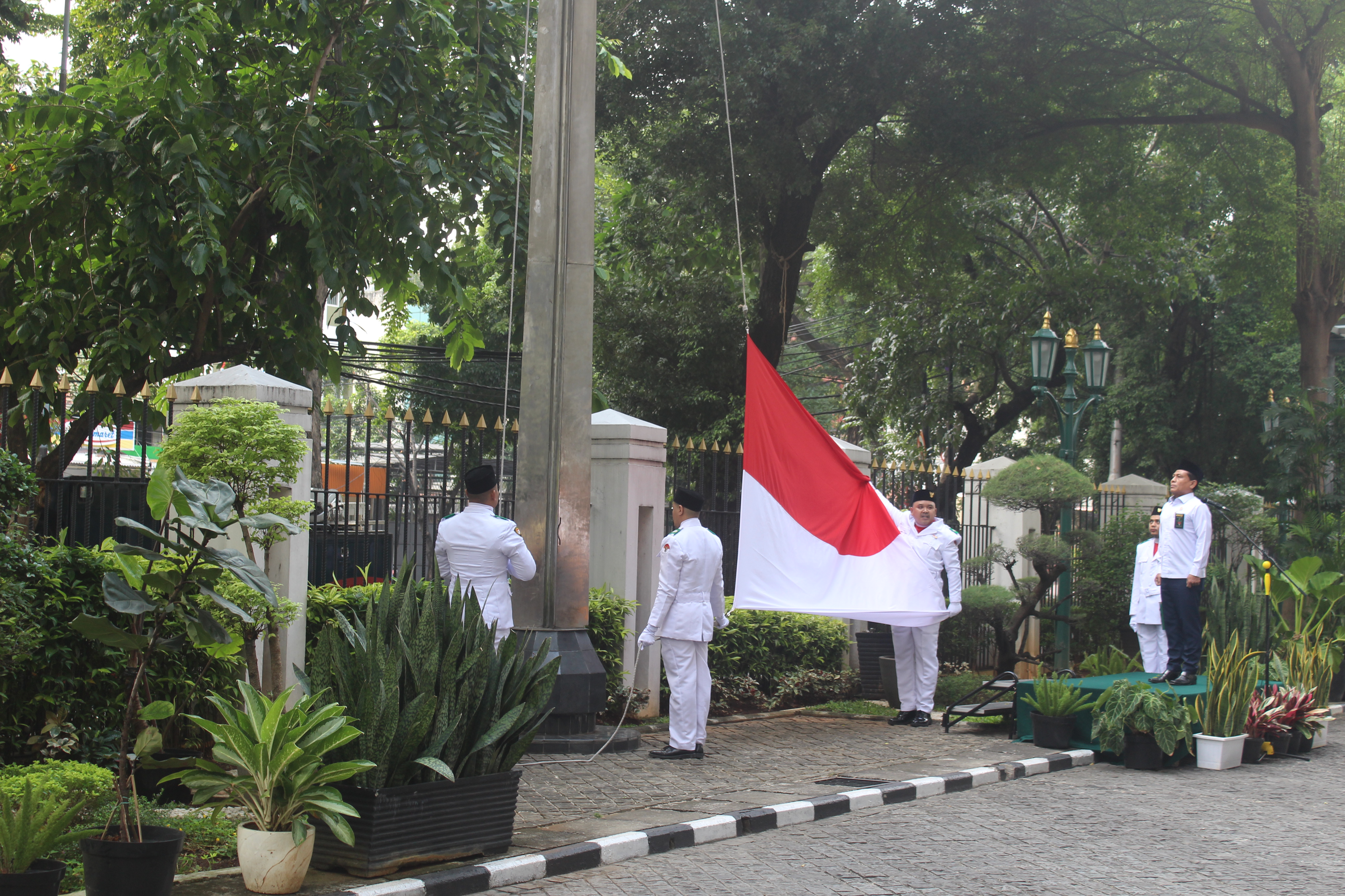PN JAKARTA PUSAT SELENGGARAKAN UPACARA PERINGATAN HARI KEBANGKITAN NASIONAL KE-116 TAHUN 2024