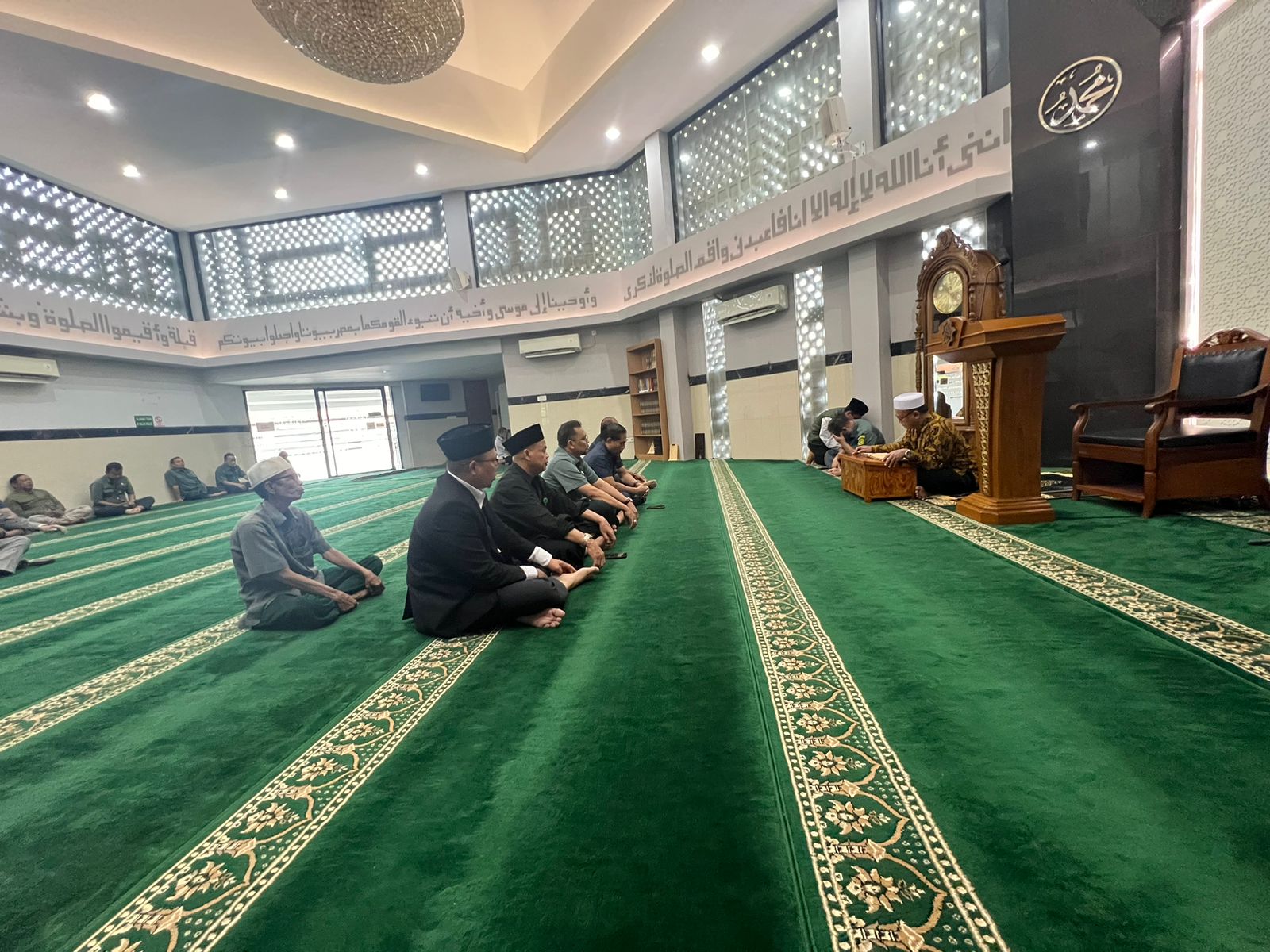 PENGAJIAN RUTIN SETIAP HARI RABU DI MASJID AL-HIKMAH PADA PENGADILAN NEGERI JAKARTA PUSAT