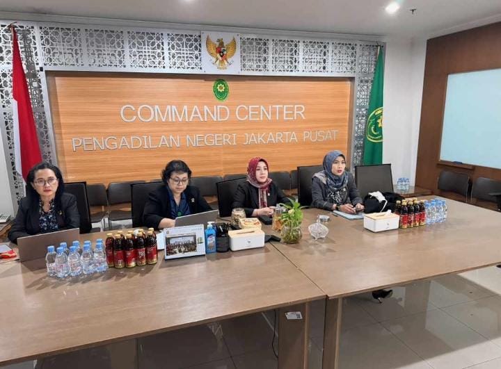 HAKIM PEREMPUAN PN JAKARTA PUSAT MENGIKUTI WEBINAR PERAYAAN 20 TAHUN KERJASAMA MA RI DENGAN FCFCOA