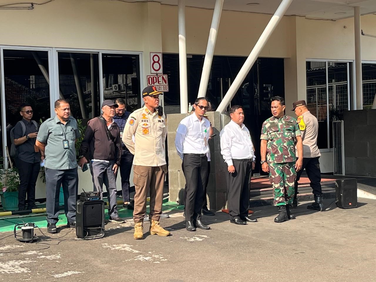 KEGIATAN EKSEKUSI PENGOSONGAN TANAH BANGUNAN OLEH JURUSITA PENGADILAN NEGERI JAKARTA PUSAT