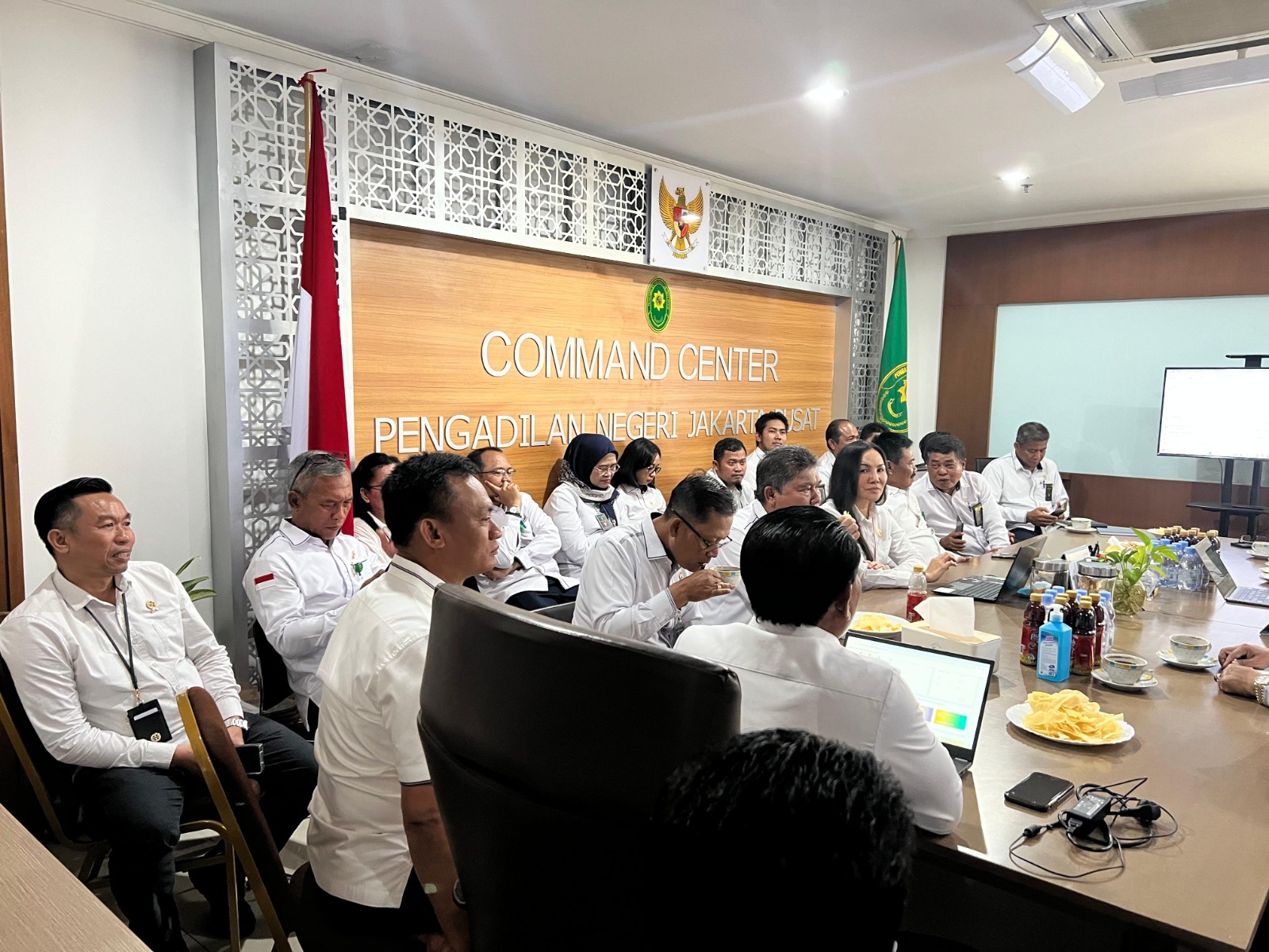 RAPAT MONITORING DAN EVALUASI KINERJA EIS OLEH KETUA PENGADILAN NEGERI JAKARTA PUSAT