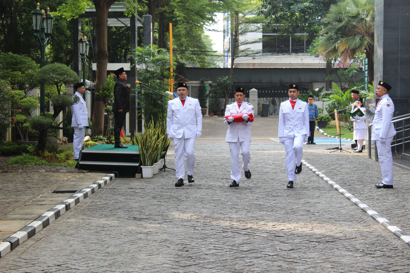 UPACARA PERINGATAN HARI PAHLAWAN TAHUN 2024 PADA PENGADILAN NEGERI JAKARTA PUSAT KELAS IA KHUSUS