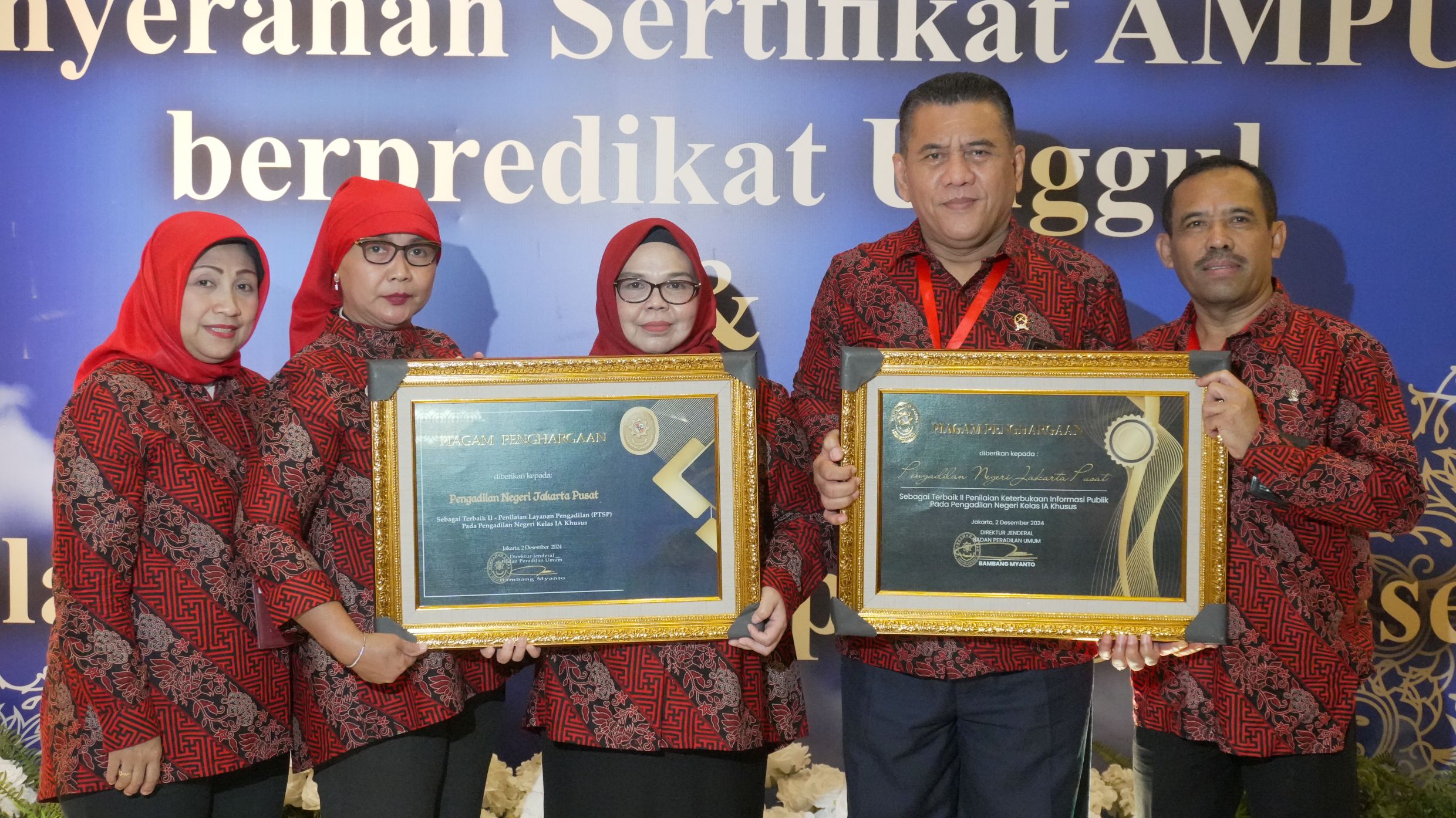 PENYERAHAN PENGHARGAAN PENINGKATAN KINERJA PERADILAN UMUM