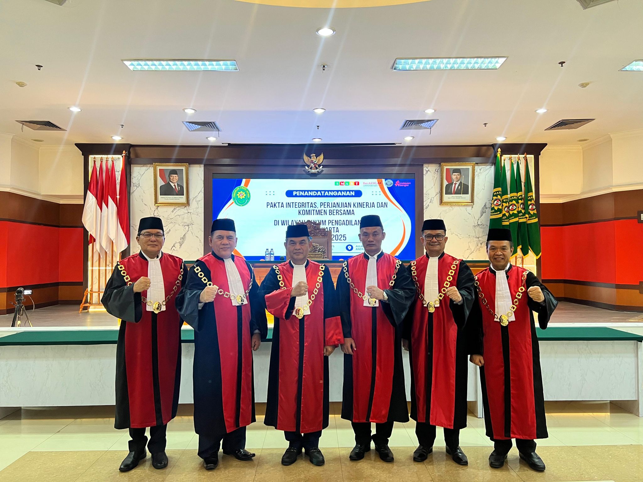 PENANDATANGANAN PAKTA INTEGRITAS, PERJANJIAN KINERJA & KOMITMEN BERSAMA PADA PT JAKARTA