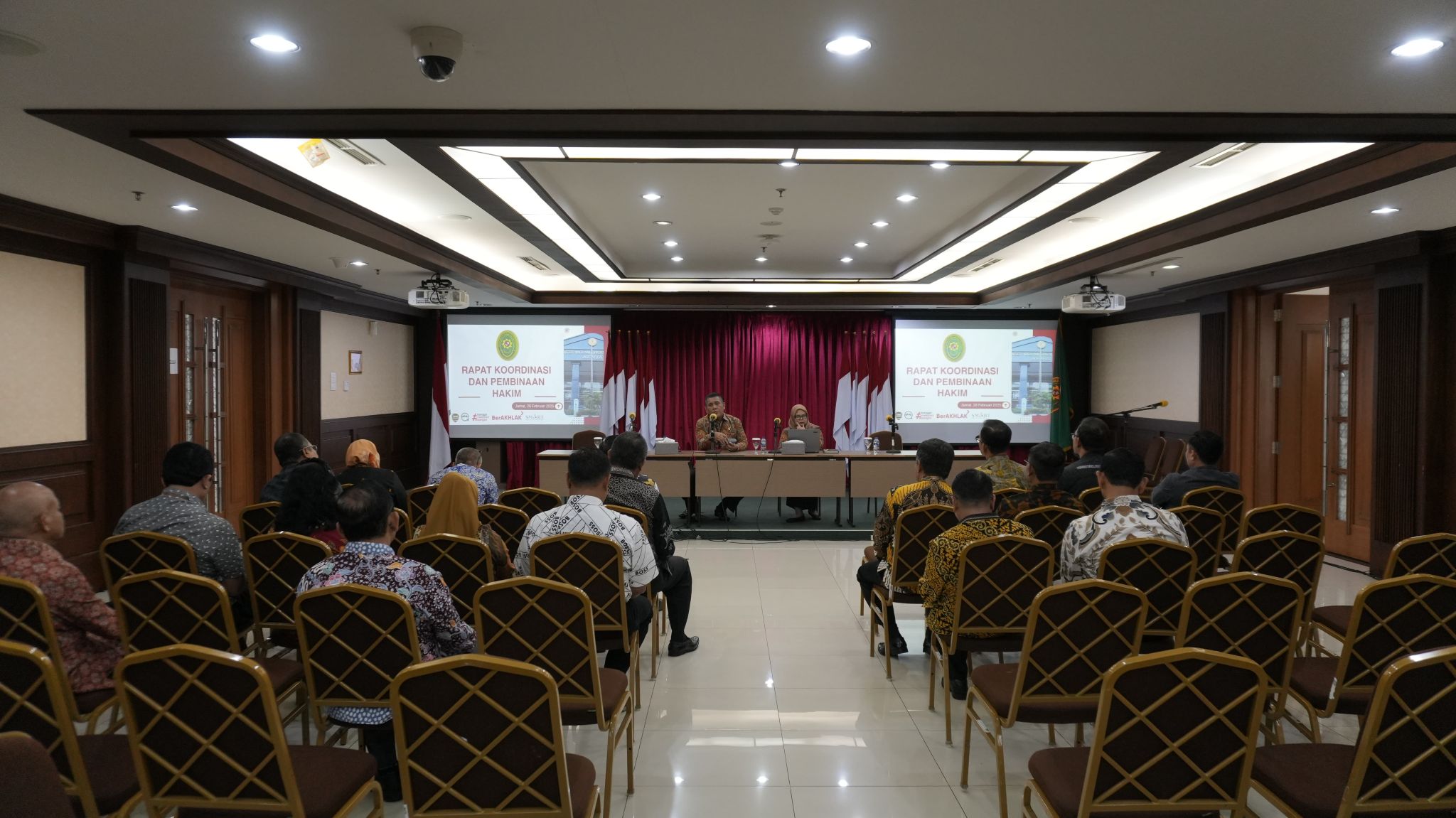 RAPAT KOORDINASI DAN PEMBINAAN HAKIM OLEH KETUA PENGADILAN NEGERI JAKARTA PUSAT KELAS IA KHUSUS
