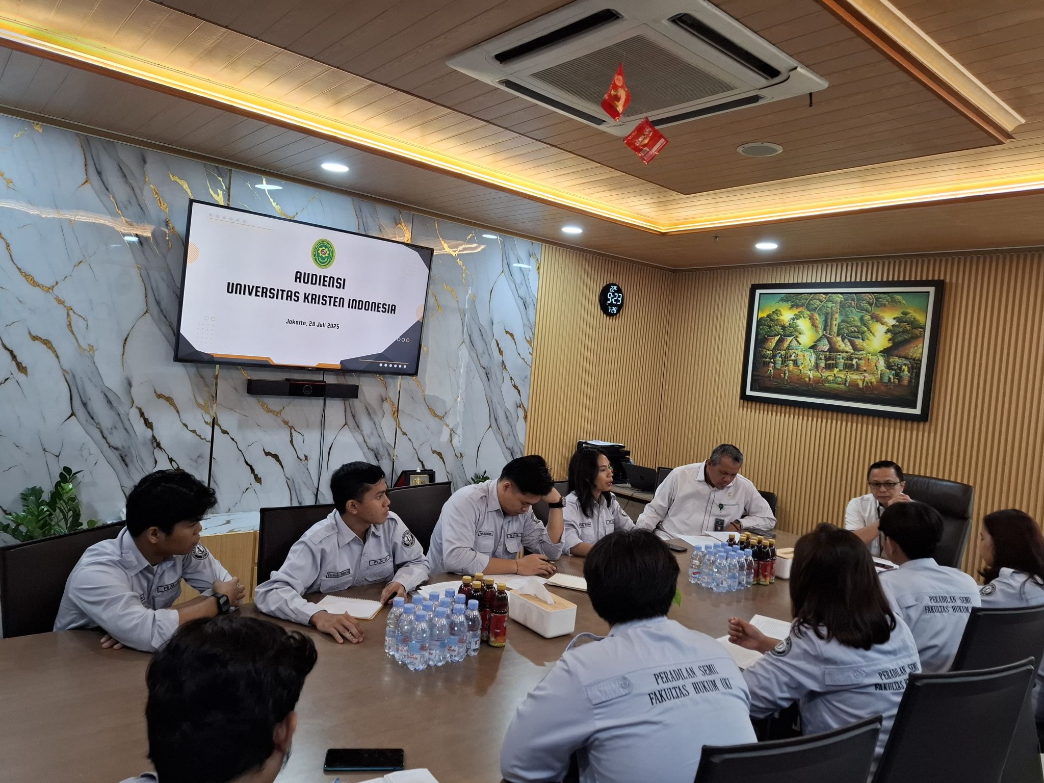 AUDIENSI DENGAN UNIVERSITAS KRISTEN INDONESIA