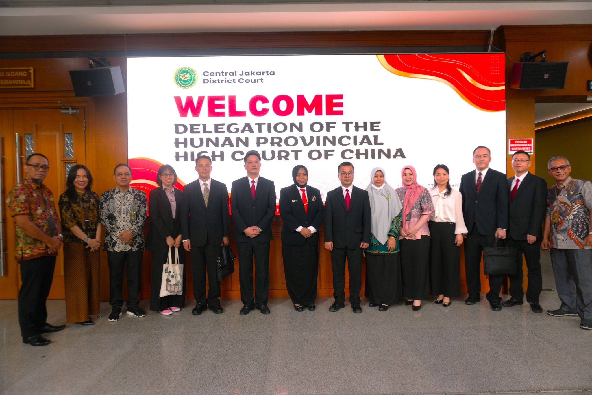 PN JAKARTA PUSAT MENERIMA KUNJUNGAN DELEGATION OF THE HUNAN PROVINCIAL HIGH COURT OF CHINA